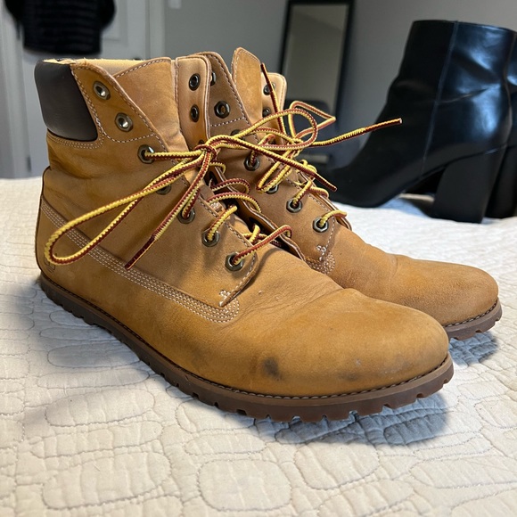 Women’s Timberland Work Boots - Picture 2 of 5